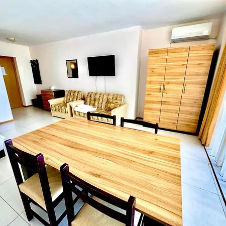 Apartcomplex Grand Kamelia Sunny Apartmán