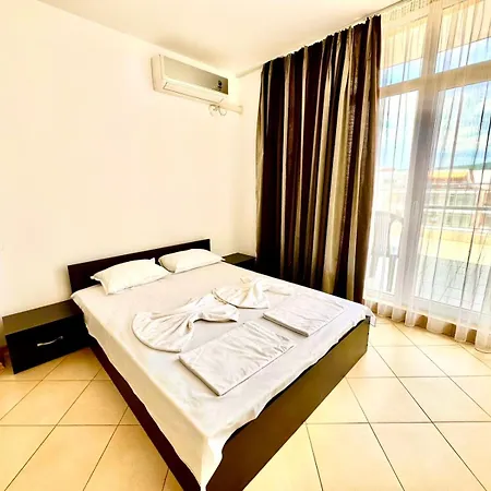 Apartcomplex Grand Kamelia Sunny Lejlighed *