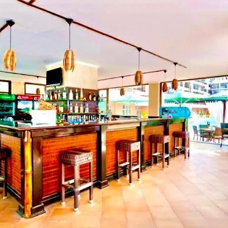 Apartcomplex Grand Kamelia Sunny 公寓 *