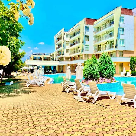 Апартамент Apartcomplex Grand Kamelia Sunny *