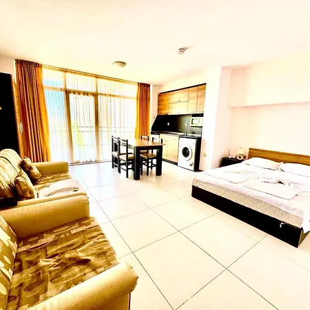 Апартамент Apartcomplex Grand Kamelia Sunny *