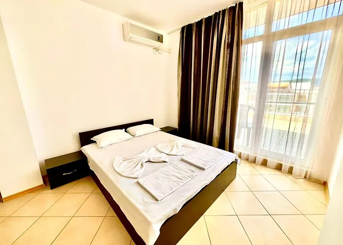 Apartcomplex Grand Kamelia Sunny Apartment *